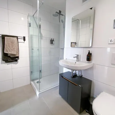 Mit Rheinblick, Messe, Balkon, Kueche, Parkplatz Neuss