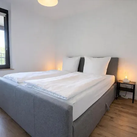 Mit Rheinblick, Messe, Balkon, Kueche, Parkplatz * 诺伊斯