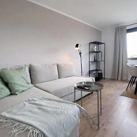 Appartement Mit Rheinblick, Messe, Balkon, Kueche, Parkplatz Neuss